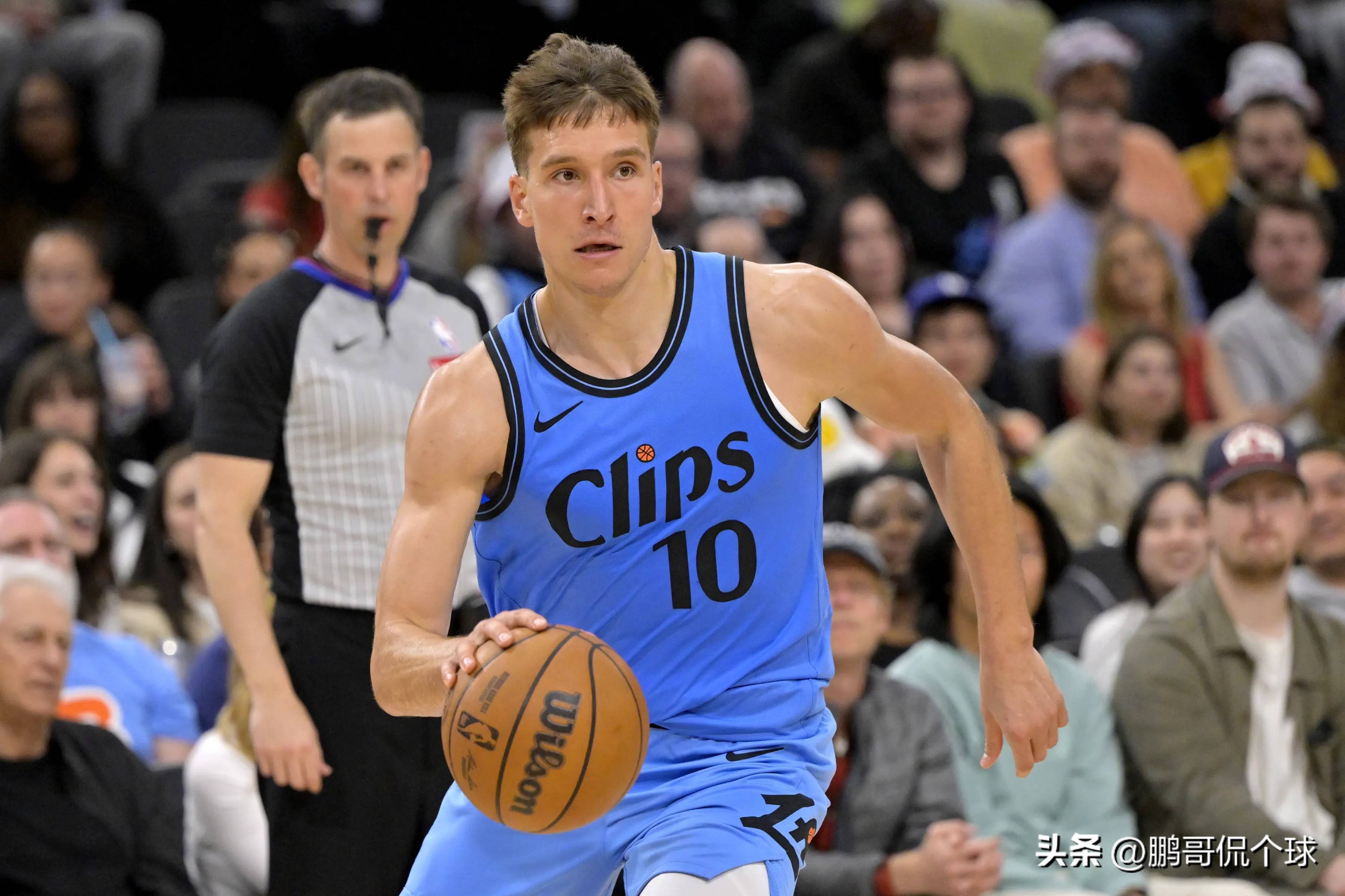 洛杉矶快船训练开放日，窗口期单刀错失引欢呼，法国杯在即，数据趋势出现新变化(德尔瓦耶独立对蒙得维的利亚利物浦)-开云体育平台